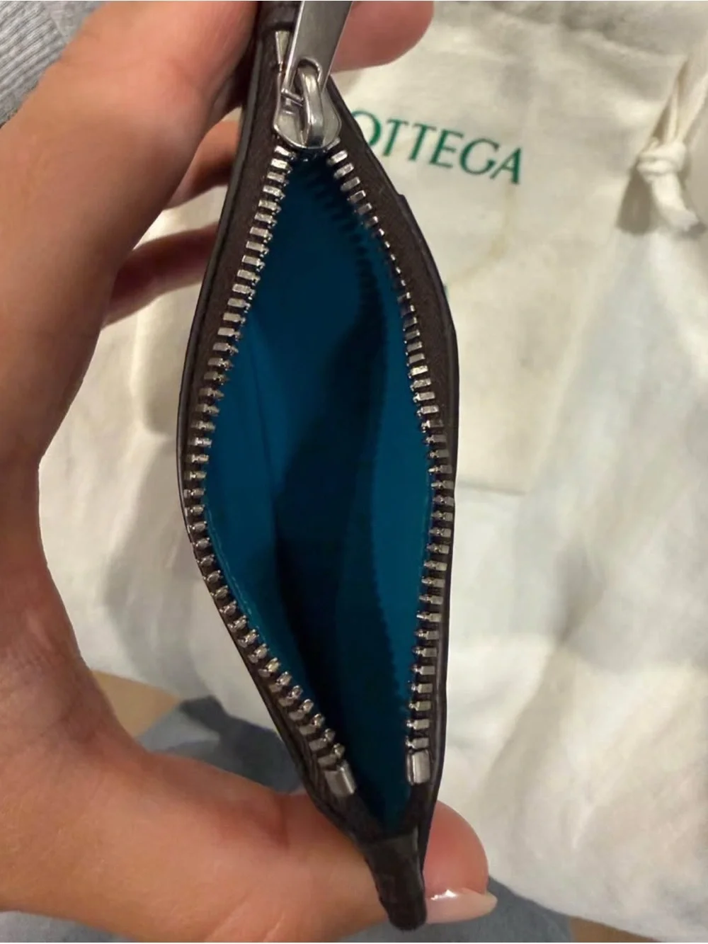 Brand new Bottega Veneta Intrecciato Zipped Card Case- chocolate and blue